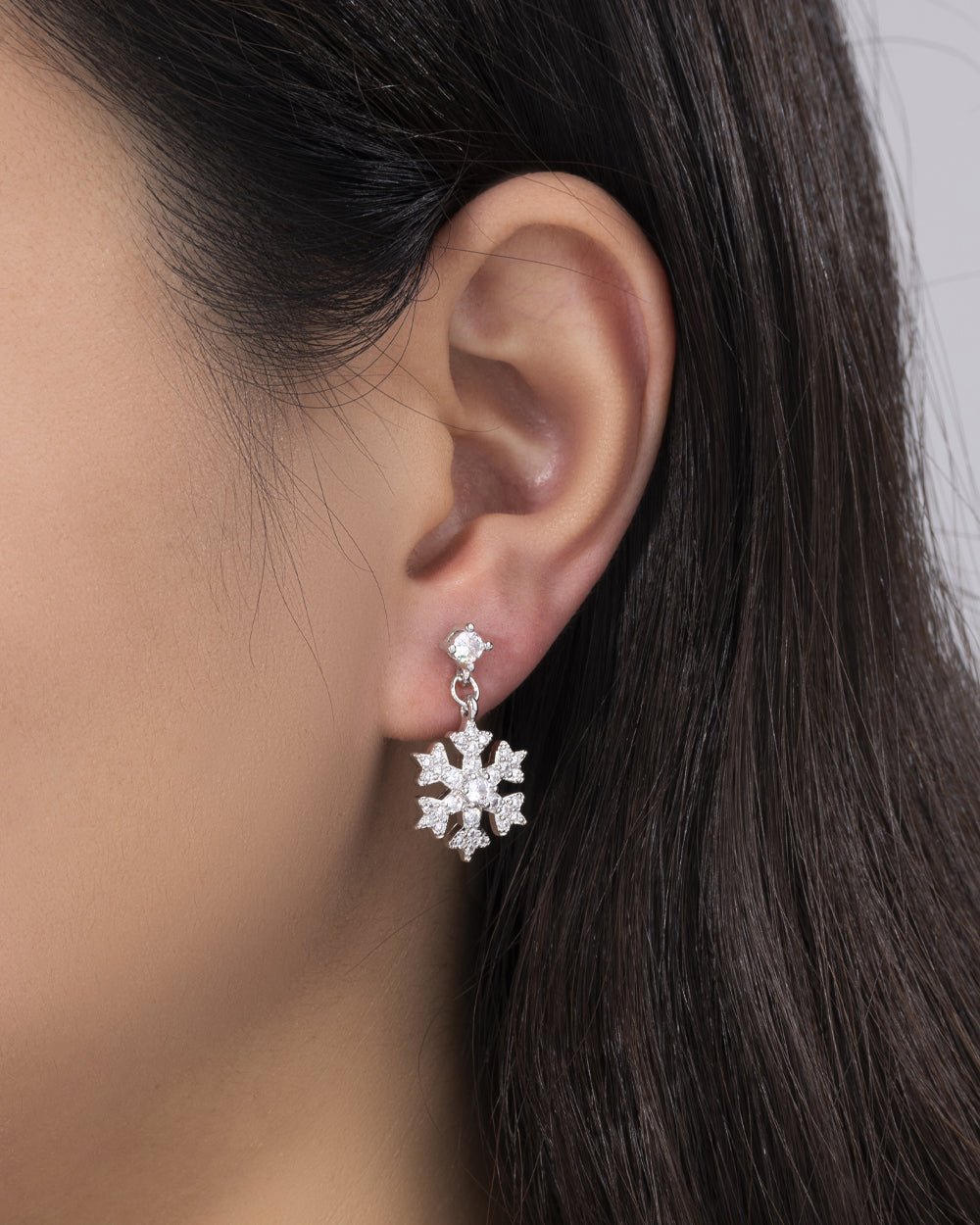 ICY SNOWFLAKE EARRINGS. - WHITE GOLD